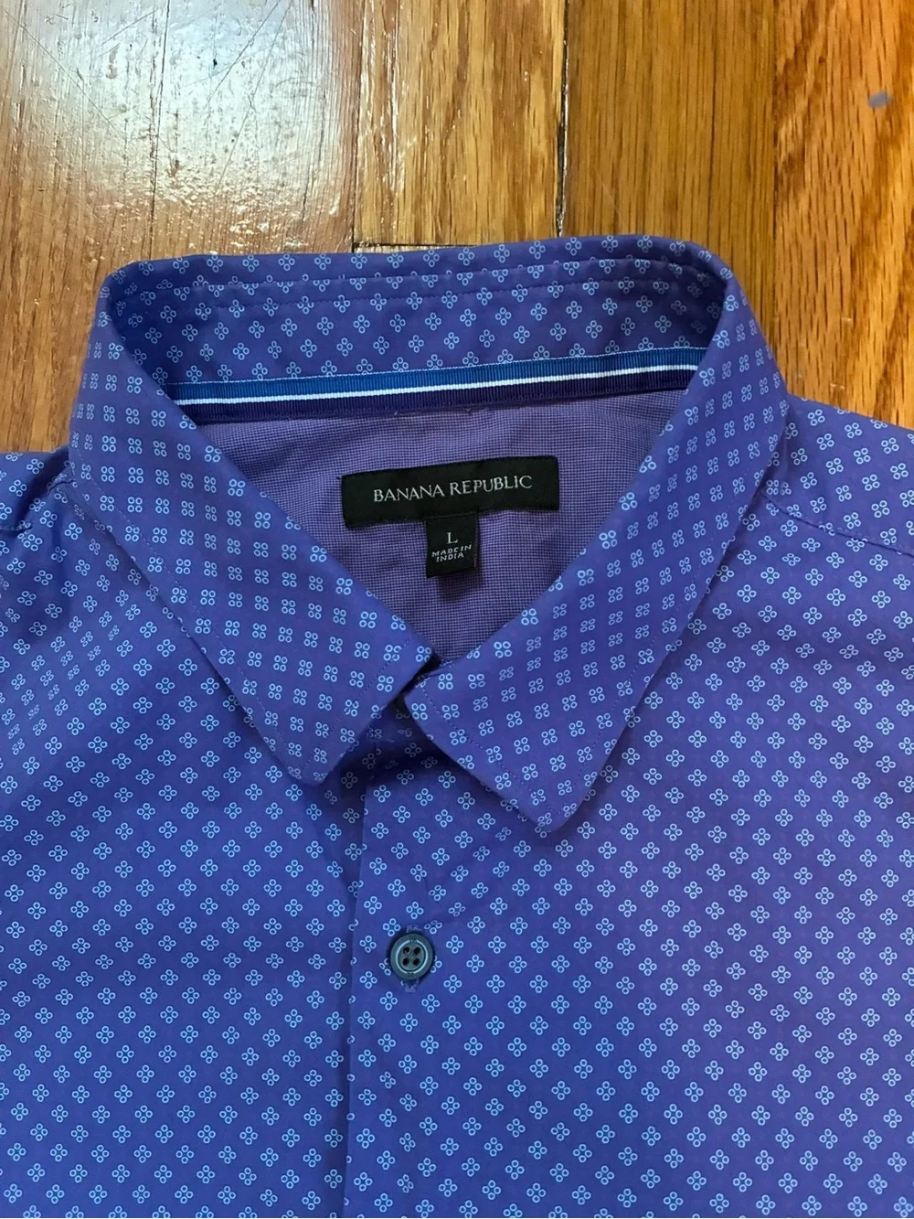 Banana Republic Violet Short Sleeve Button Down Geo Pattern Shirt Men’s Size L